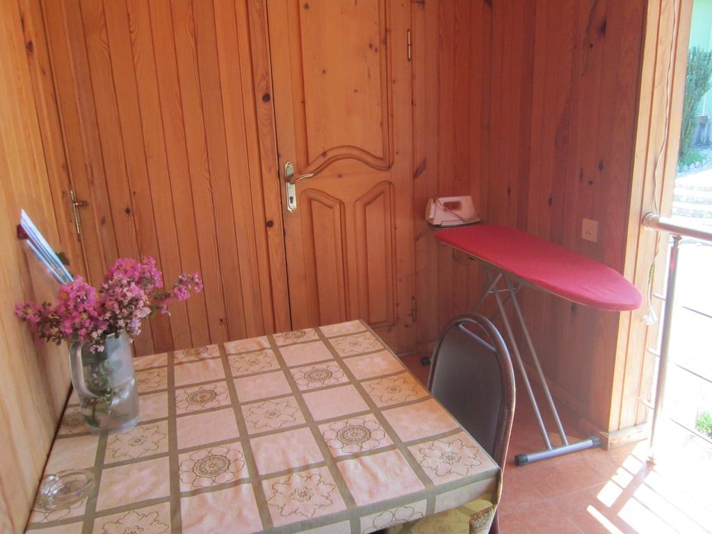 ماكينجاوري Wooden Cottage المظهر الخارجي الصورة